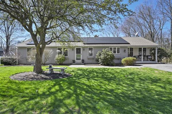 5 Hawthorne Road, Sturbridge, MA 01566