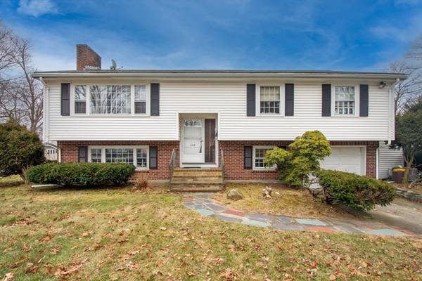 228 Hillberg Ave, Brockton, MA 02301