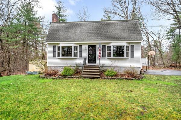 24 Genevieve Rd, Tewksbury, MA 01876