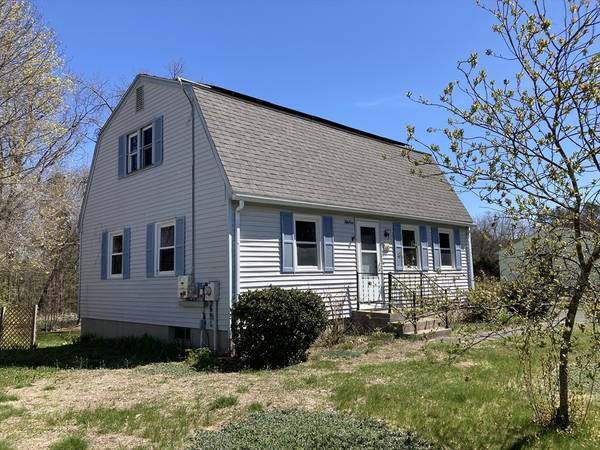 51 Phelps St, Easthampton, MA 01027