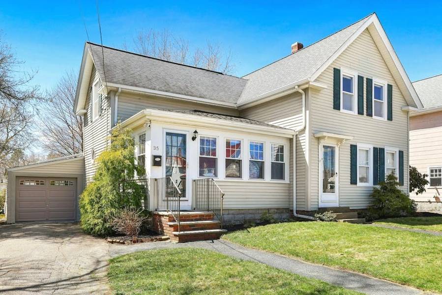 35 Fletcher St, Ayer, MA 01432