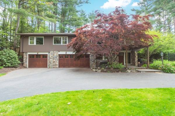 28 Country Corners Road, Wayland, MA 01778