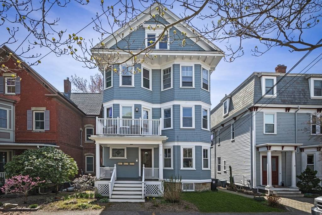 21 Searle Ave #1, Brookline, MA 02445