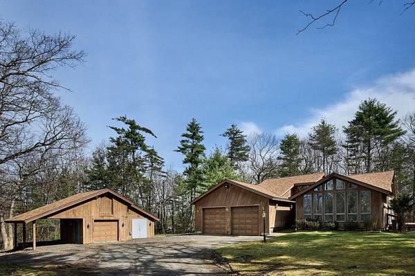 3 Taylor Heights, Montague, MA 01351