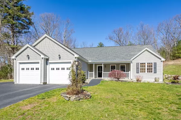 5 Lakeview Dr, Shirley, MA 01464