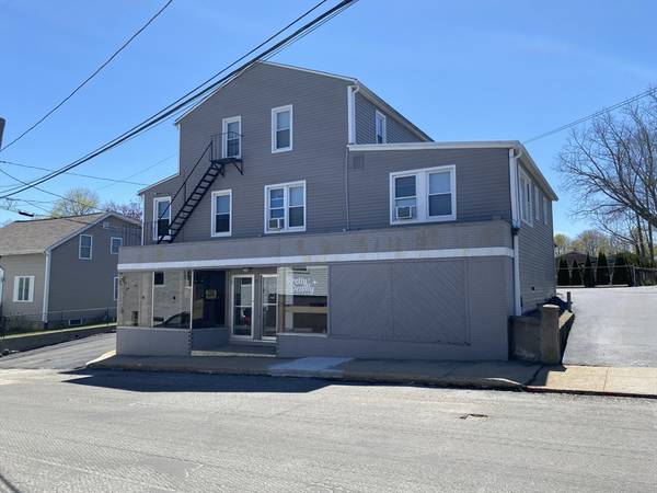 27 Pike St, West Warwick, RI 02893