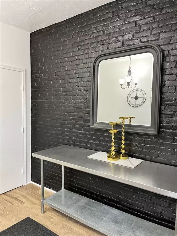 Worcester, MA 01609,5 State St #R4