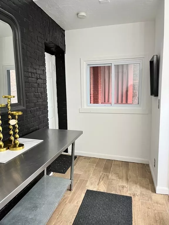 Worcester, MA 01609,5 State St #R4