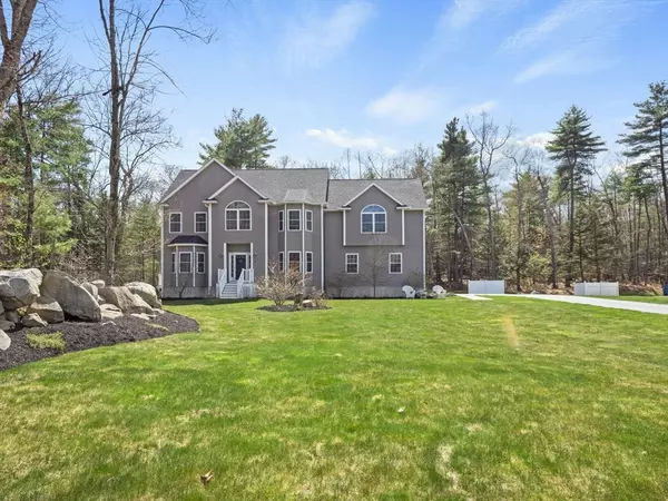 3 Ava Ln, Tyngsborough, MA 01879