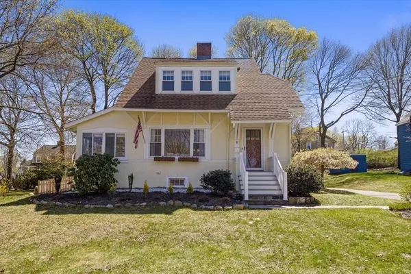 9 Hillside Ave, Stoneham, MA 02180