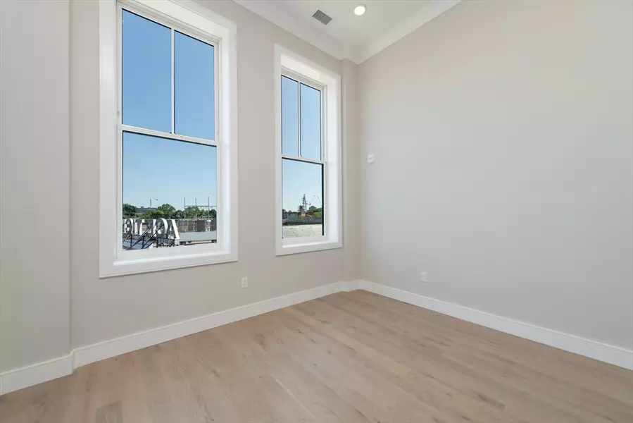 4 Franklin Street #202, Boston, MA 02134