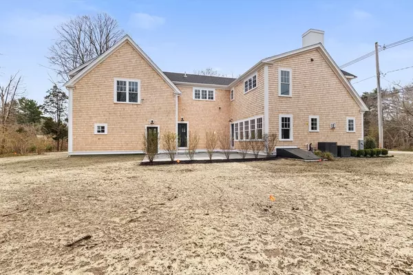 Duxbury, MA 02332,2 Elm Hill Ln