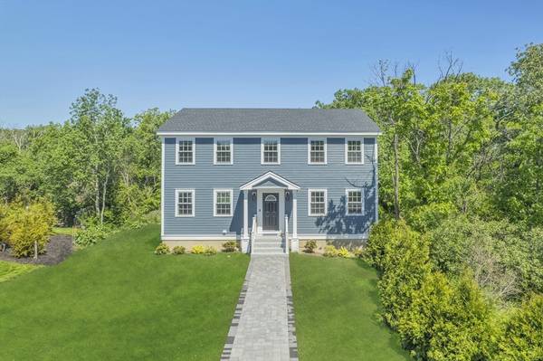 62 Pigeon Hill St,  Rockport,  MA 01966