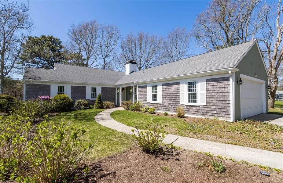 53 Chipping Green Cir, Yarmouth, MA 02664