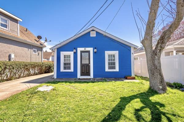 Dartmouth, MA 02748,42 Mccabe St