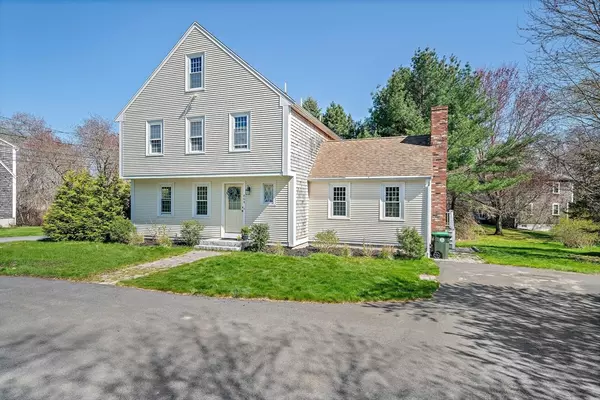 864 S River St, Marshfield, MA 02050