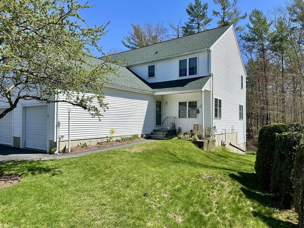 25 Robin Ln #25, Rockland, MA 02370