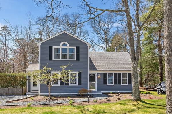 24 Joe Jay Ln, Sandwich, MA 02644