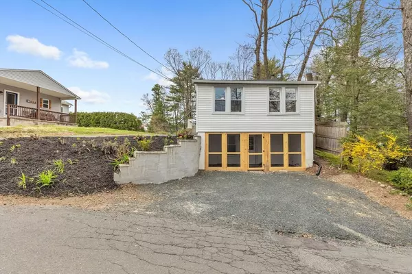 Southwick, MA 01077,110 Summer Dr