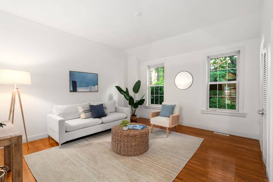 10 Tabor Pl, Brookline, MA 02445