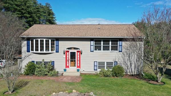 59 S Spencer Rd, Spencer, MA 01562