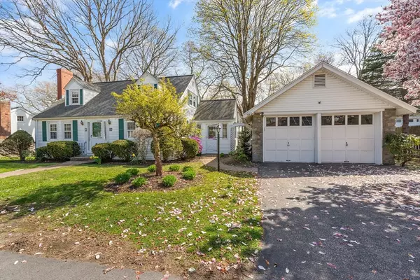 25 Hillview Rd, Westwood, MA 02090