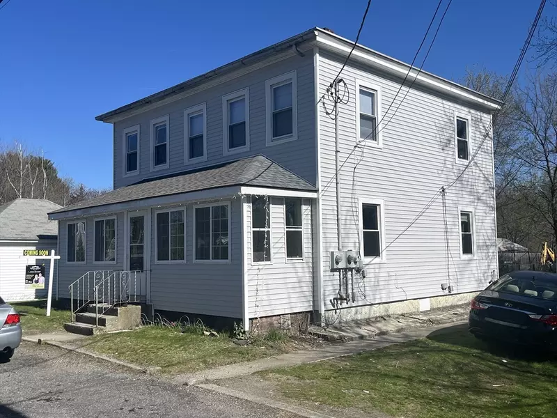 30-32 Edgemere Ave, Northbridge, MA 01588