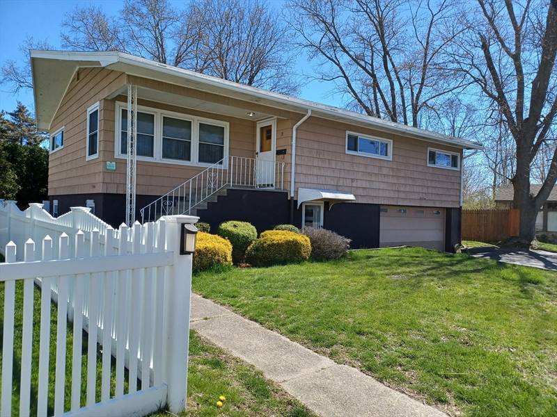 3 Mersea St, Saugus, MA 01906