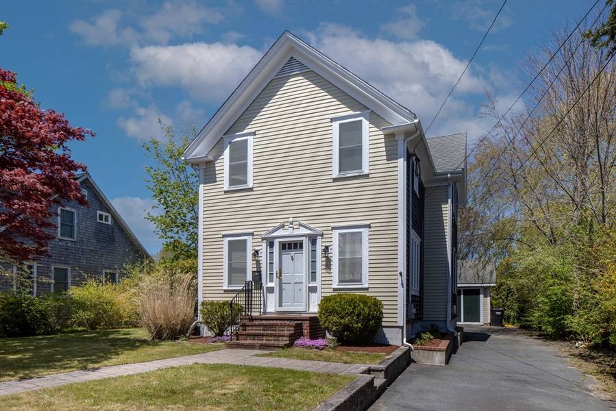 35 Highland Rd, Wareham, MA 02571