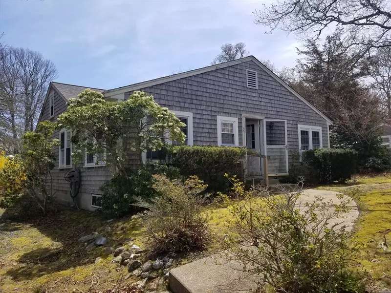 50 Vacation Ln, Yarmouth, MA 02673