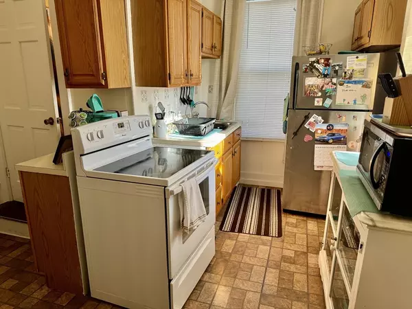 Whitman, MA 02382,85 Whitman Ave