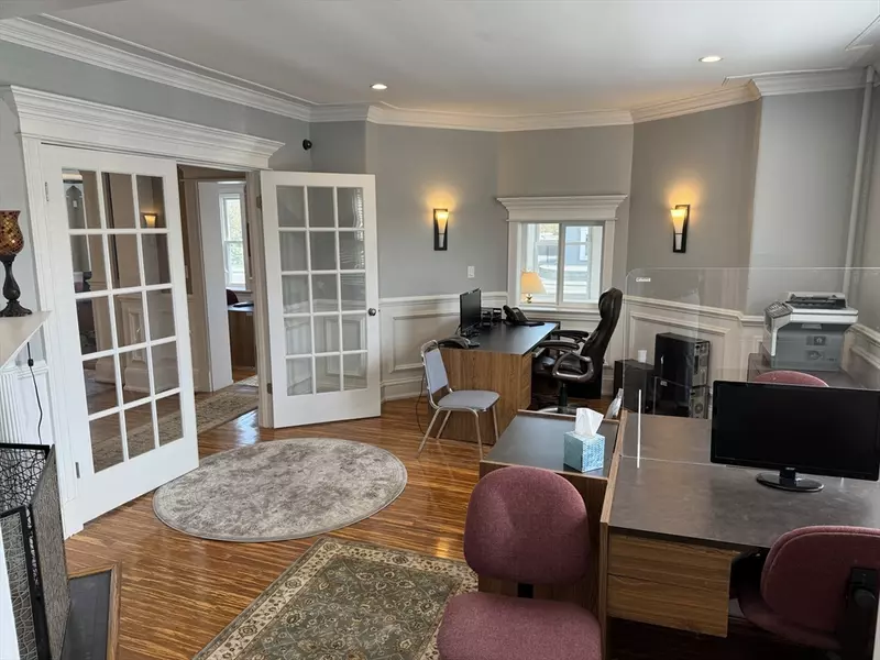 691 Washington St #1, Easton, MA 02375