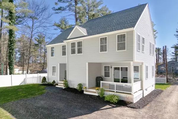 34 Oak Street, Hanson, MA 02341