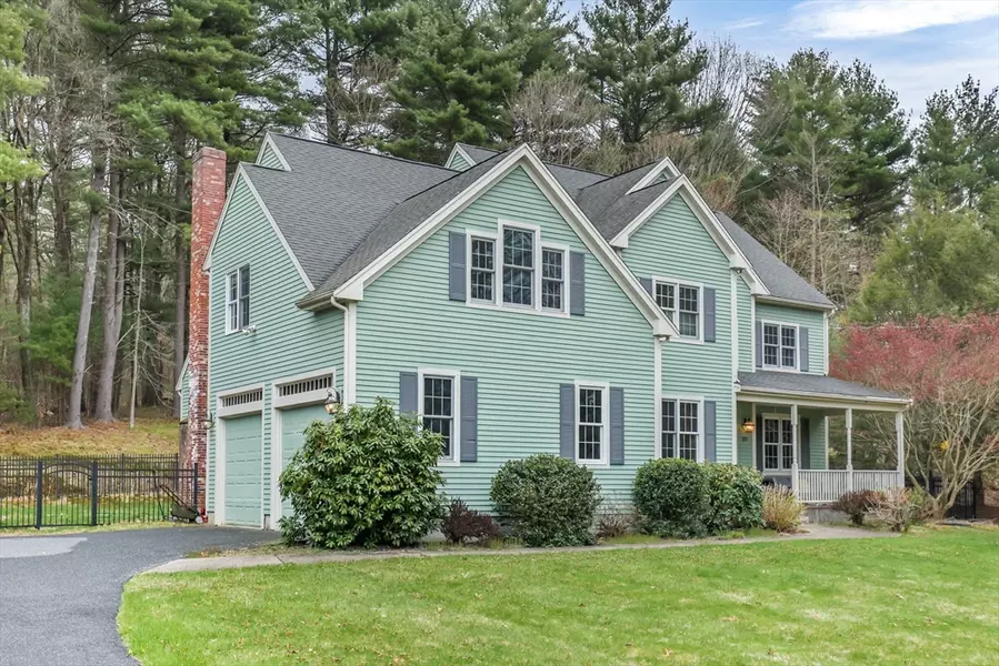 690 Highland St, Holliston, MA 01746