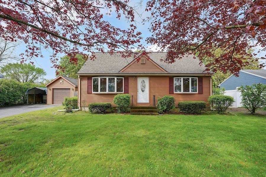 21 Homestretch Dr, Ludlow, MA 01056