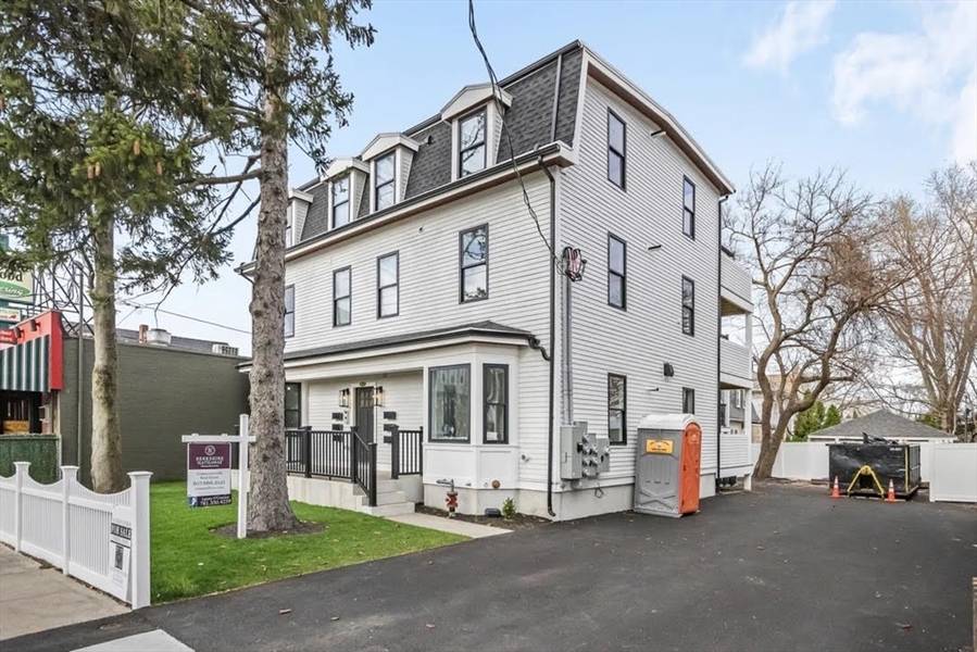 326 Main #3, Medford, MA 02155