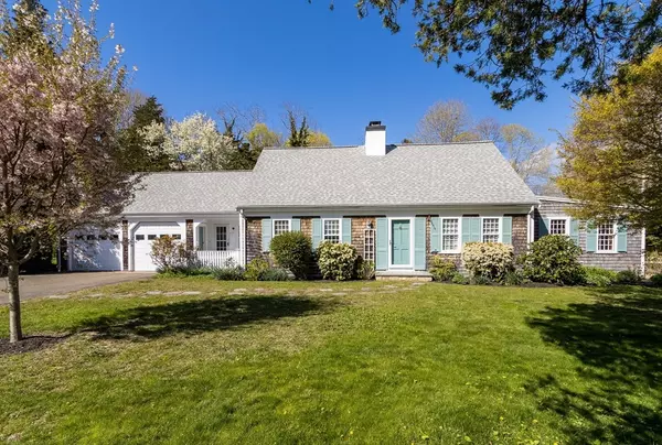 16 Emmons Road, Falmouth, MA 02540