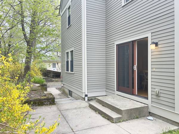 Newton, MA 02464,14 Linden St #14