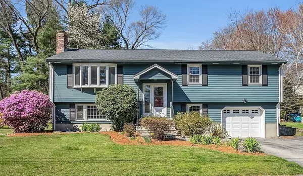 31 Hemlock Rd, Reading, MA 01867