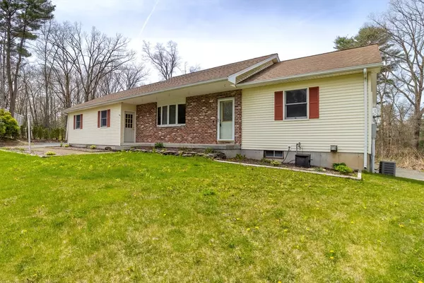 Granby, MA 01033,39 North St