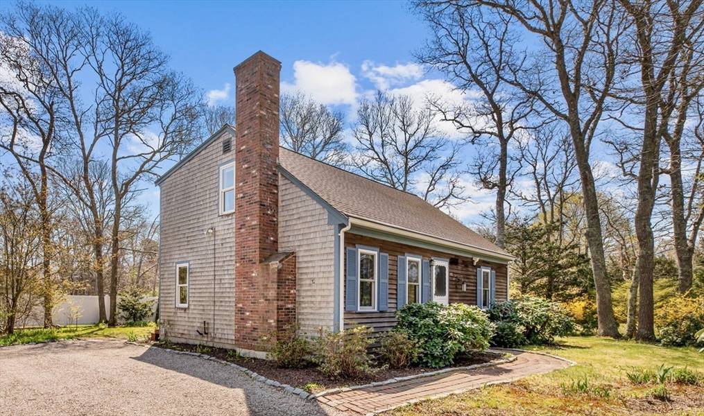 192 Davisville Rd, Falmouth, MA 02536