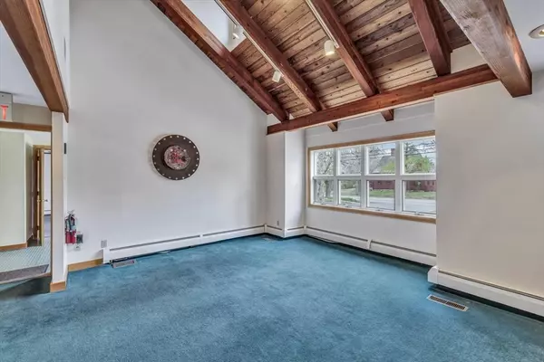 Barnstable, MA 02668,1049 Main St