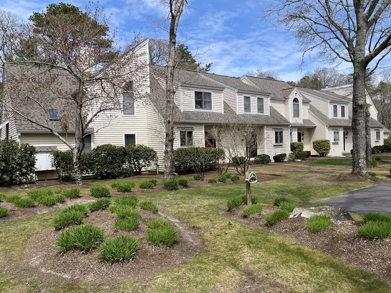 75L Shellback Way #L, Mashpee, MA 02649