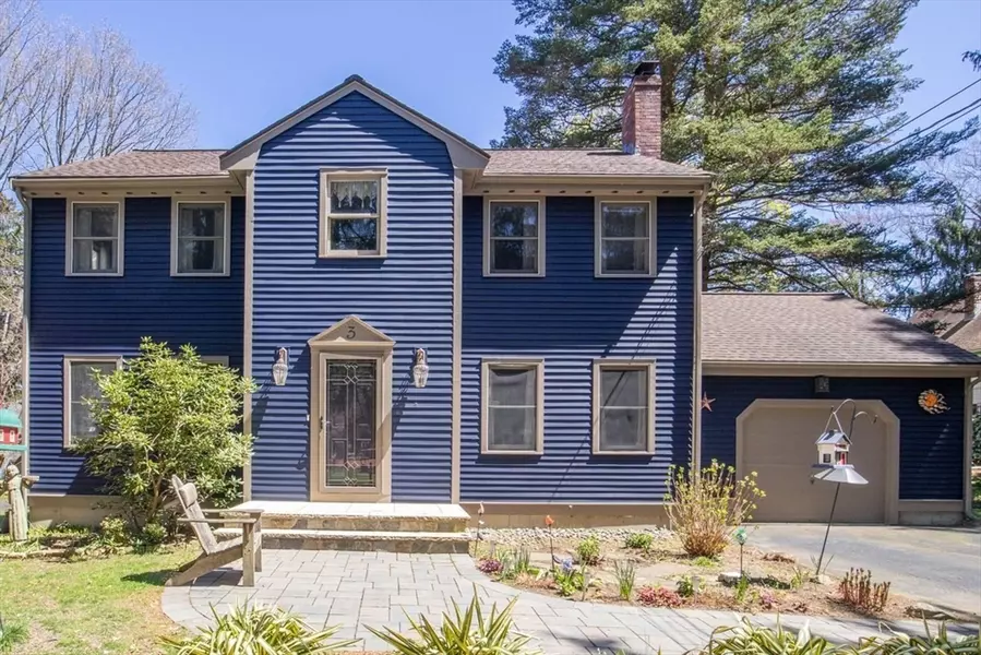 3 Shufelt St, Walpole, MA 02071