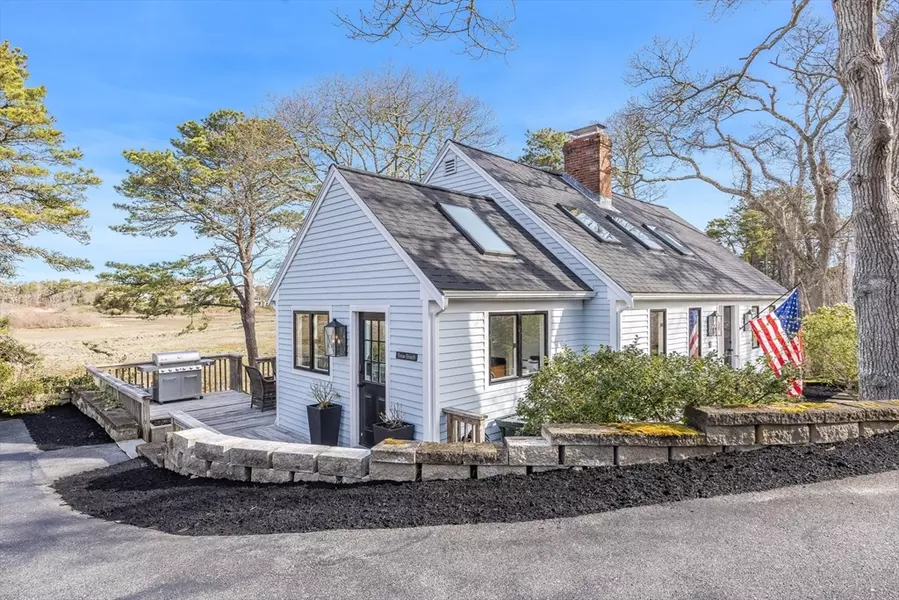 70 Hardings Beach Rd, Chatham, MA 02633