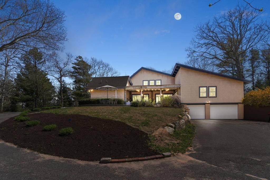 Plymouth, MA 02360,18 Edgewater Drive