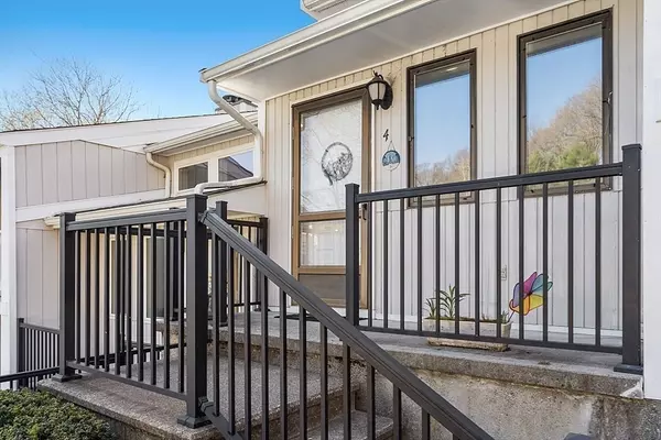 Grafton, MA 01519,4 Coventry Rd #4