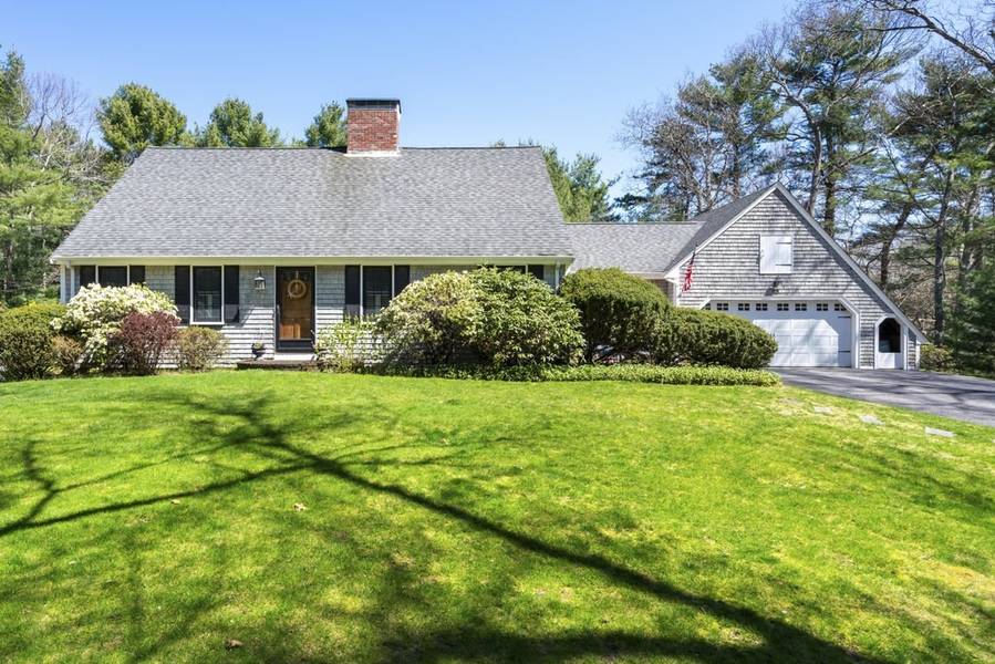 44 Meetinghouse Rd, Duxbury, MA 02332