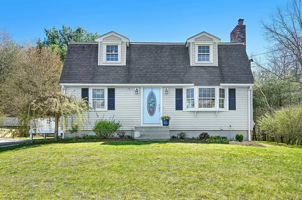 25 Maple Hill Rd, Wrentham, MA 02093