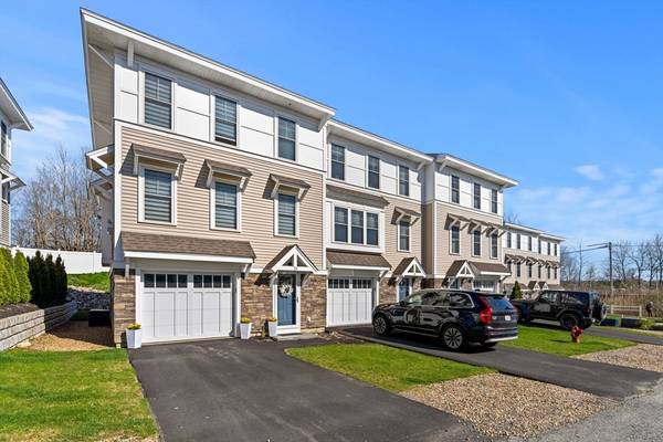 10 Hines Way #10, Newburyport, MA 01950